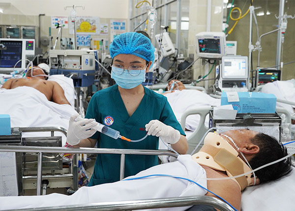 Áp lực nghề điều dưỡng và trách nhiệm bảo đảm an toàn người bệnh