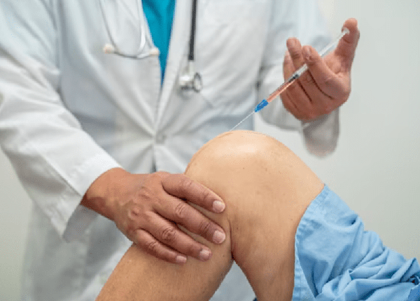 Điều trị thoái hóa khớp gối bằng tiêm chất nhờn nội khớp