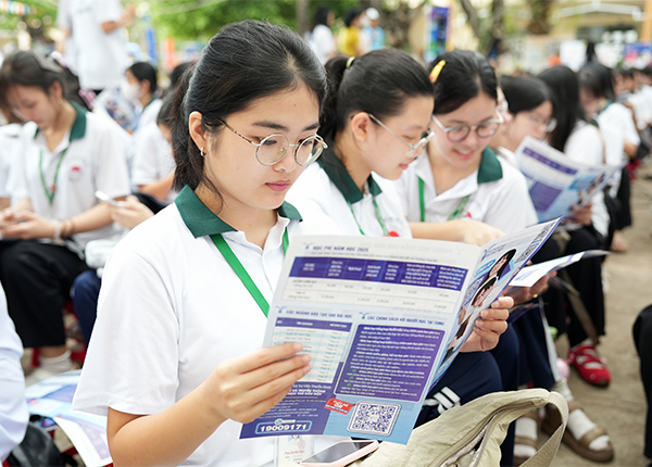 Nhiều trường đại học điều chỉnh điều kiện xét học bạ trong năm 2026