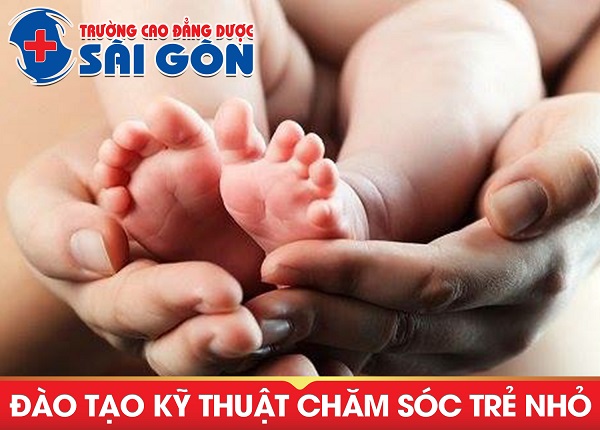Trường Cao Đẳng Dược Sài Gòn đào tạo Kỹ thuật chăm sóc trẻ nhỏ năm 2019