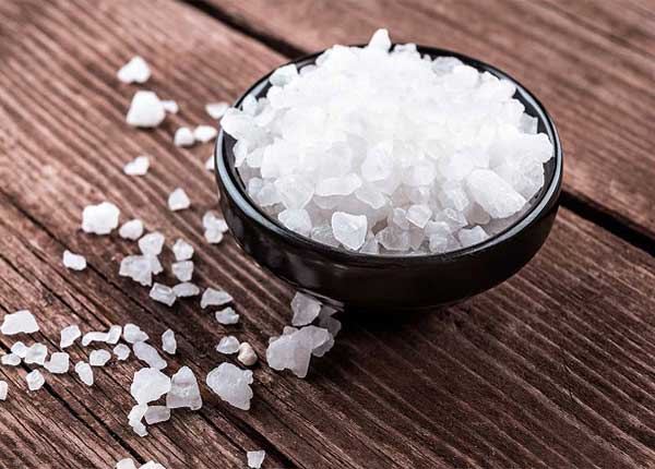 Chữa phong thấp bằng muối là một trong những phương pháp điều trị hiệu quả