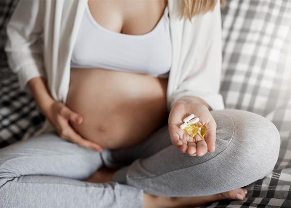 Phụ nữ mang thai cần tuân thủ những nguyên tắc nào khi sử dụng thuốc?